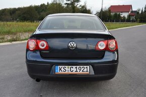 Volkswagen Passat 1.6  Comfortline - 10