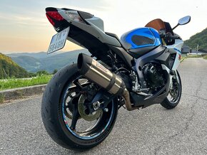 Suzuki Gsxr 750 - 10