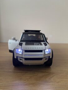 Land Rover Defender 110 - 1:32 (celokovovy model) - 10