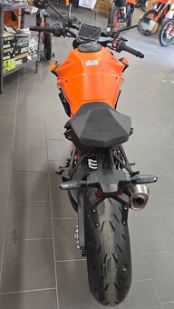 2024 KTM 1390 SUPER DUKE R EVO Orange za 19090€ chcete ho ? - 10