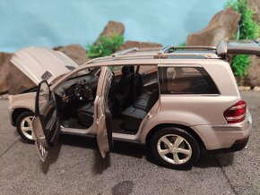 prodám model 1:18 mercedes benz GL klasse X164 - 10