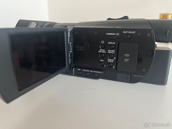 Sony FDR-AX700 4K Handycam - 10