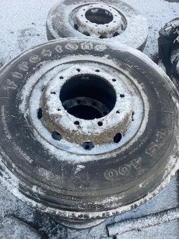 Obuté kolesá 295/80 r22,5 - 10