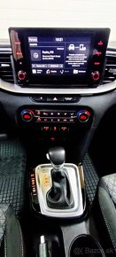 Kia Ceed SW 1,6 CRDi A7 DCT MHEW Gold - 10