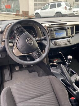 Toyota RAV4 2.2 l D-4D Premium REZERVOVANĚ - 10