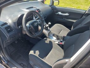 Toyota Auris 1.3 DUAL VVT-i - 10