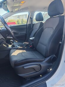 Hyundai i30 CW 1.0 T-GDi Comfort, 110 koní, super stav - 10