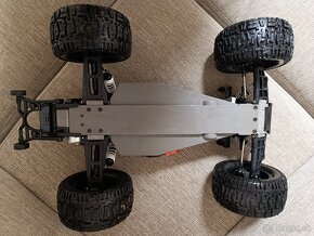 Traxxas Rustler VXL 1:10 - 10