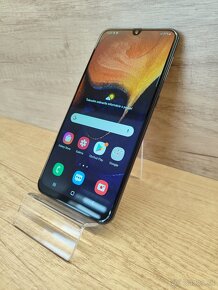 Samsung Galaxy A50 dual SIM - 128GB/4GB RAM - super stav - 10