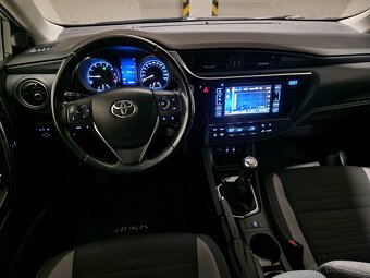 Toyota Auris Combi Freestyle Full LED (BiLED) 1.6 97kW benzí - 10