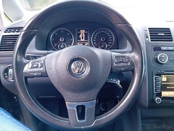 VOLKSWAGEN TOURAN 1.6TDI - BMT - BI XENÓN, NAVI + KAMERA - 10