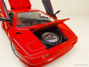 1:18 LAMBORGHINI DIABLO Č - 10