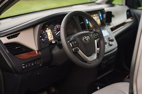 TOYOTA SIENNA LIMITED AWD LPG 2016 NOVÝ MODEL 7 míst - 10