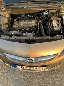 Opel Astra 1.4 Turbo - 10