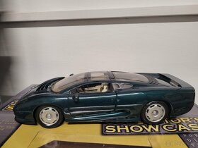 Model 1:18 Jaguar XJ220 - 10