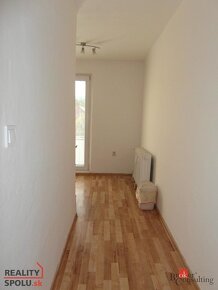 3 izbový byt Handlová predaj, staršia rekonštrukcia, 64 m2,  - 10