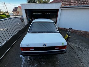 Predam bmw e30 1988 ročnik 1.8 obsah m10 - 10