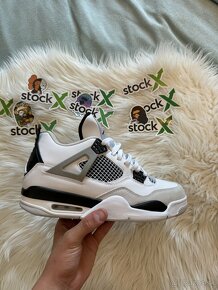 Jordan 4 - 10