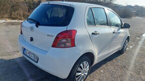 Toyota Yaris 1.0 - 10