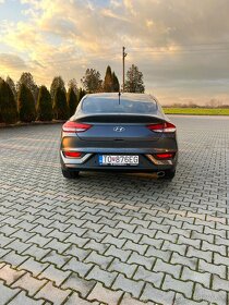 Hyundai i30 fastback - 10