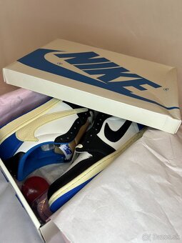 Fragment Design x Travis Scott x Air Jordan 1 Retro Low - 10