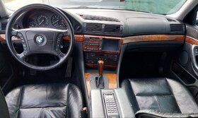 BMW 735i E38 V8 - 10