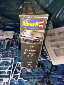 Revell 1:25 1968 Dodge Charger R/T - 10