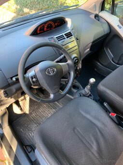 Toyota yaris 2011 - 10