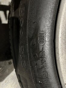 Predám zimné pneu 215/66 R17 - 10