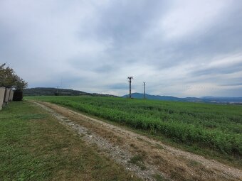 Slnečný pozemok - bývanie blízko prírody,centra mesta - 10