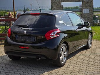 Peugeot 208 - 10