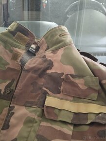 vojenský kabát s odjimatelnou vložkou kozusinou a kapucňou - 10