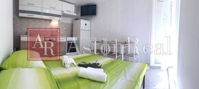 Priestranný apartmánový dom, 216m2, 3 apartmány, ostrov Vir, - 10