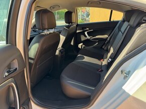 Predám Opel Insignia Cosmo 2,0 CDTI  Hatchback diesiel - 10