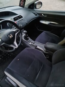 Honda Civic 8g UFO 2.2 i-CTDi - 10