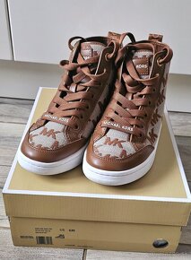 NOVÉ tenisky MK, Emporio Armani, Veja, Puma - 10