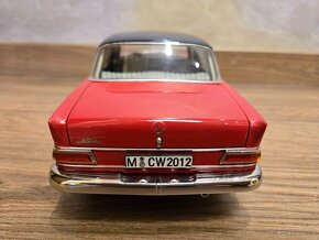 Mercedes Benz W110 200D 1:18 Norev - 10