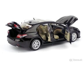 TOYOTA CAMRY 1:18 PAUDI - 10