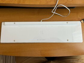 iMac 27-inch Mid 2011 - 10