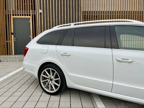 Škoda Superb Combi 2.0 TDI CR 4x4 M6 PANORAMA M2015 - 10