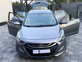 Hyundai i30 1.6Crdi max.vybava - 10