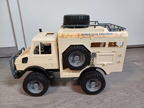 Bruder unimog explorer včetně vybavení - 10