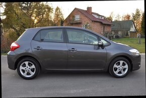 Toyota Auris 1.6 Premium+ - 10