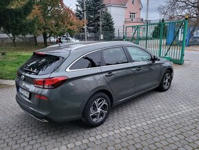 Hyundai i30 CW 1.5 DPI - 10