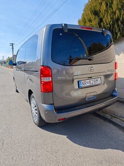 Toyota proace verso 2.0 8 at Family - 10