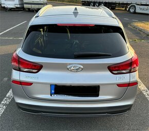 Hyundai i30 CW 1.5i CVVT Family - 10