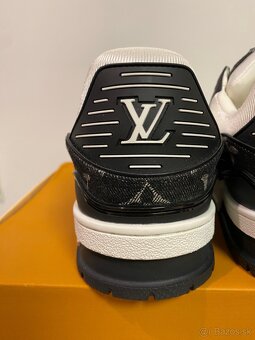 Louis Vuitton Trainer - 10