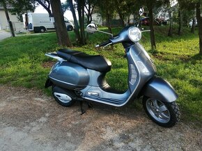 Piaggio Vespa GT 125 - 10