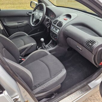 Peugeot 206 1.4i r.2006 - 10