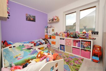 Predaj zariadený 3i RD, 300 m2 pozemok, Rajka - 10